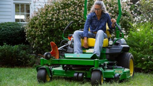John Deere Z700 Series Zero Town Mowers
