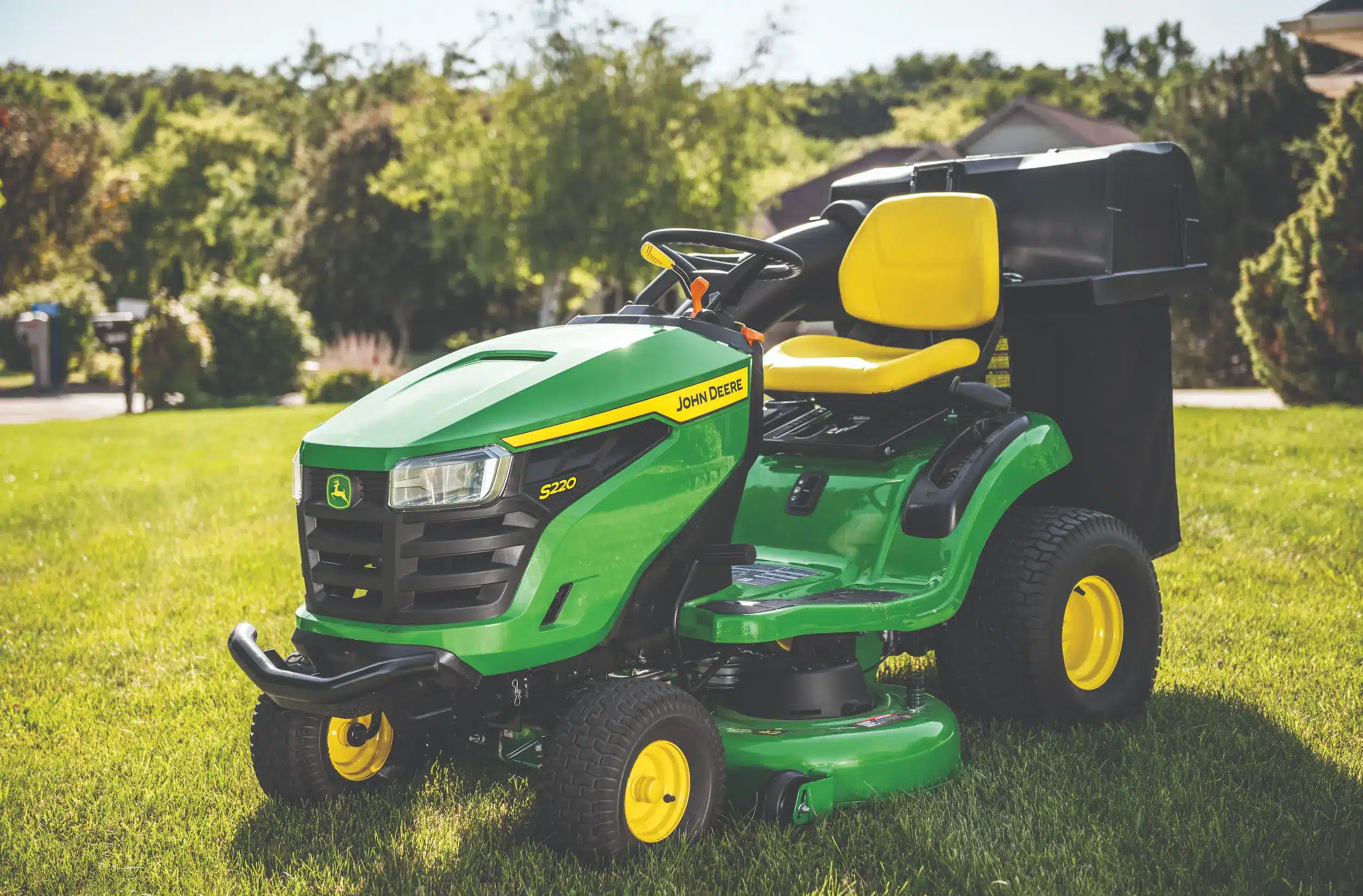John Deere - Riding Lawn Mower