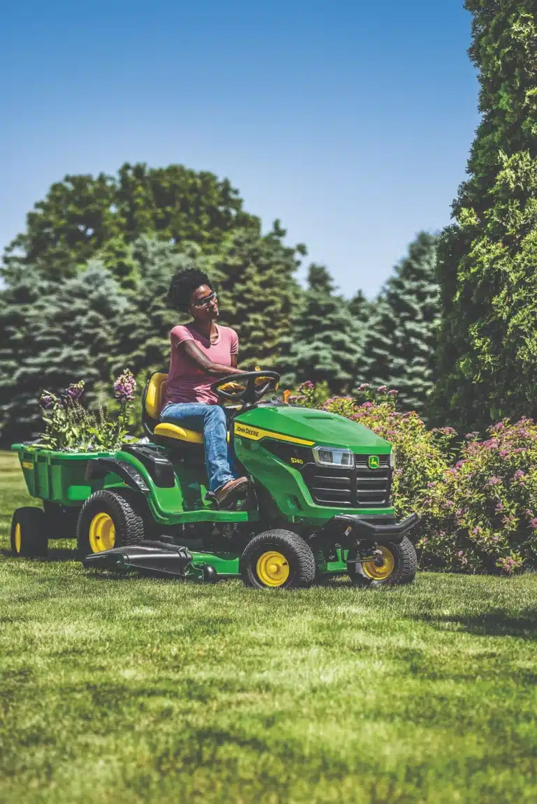 John Deere - Riding Lawn Mower