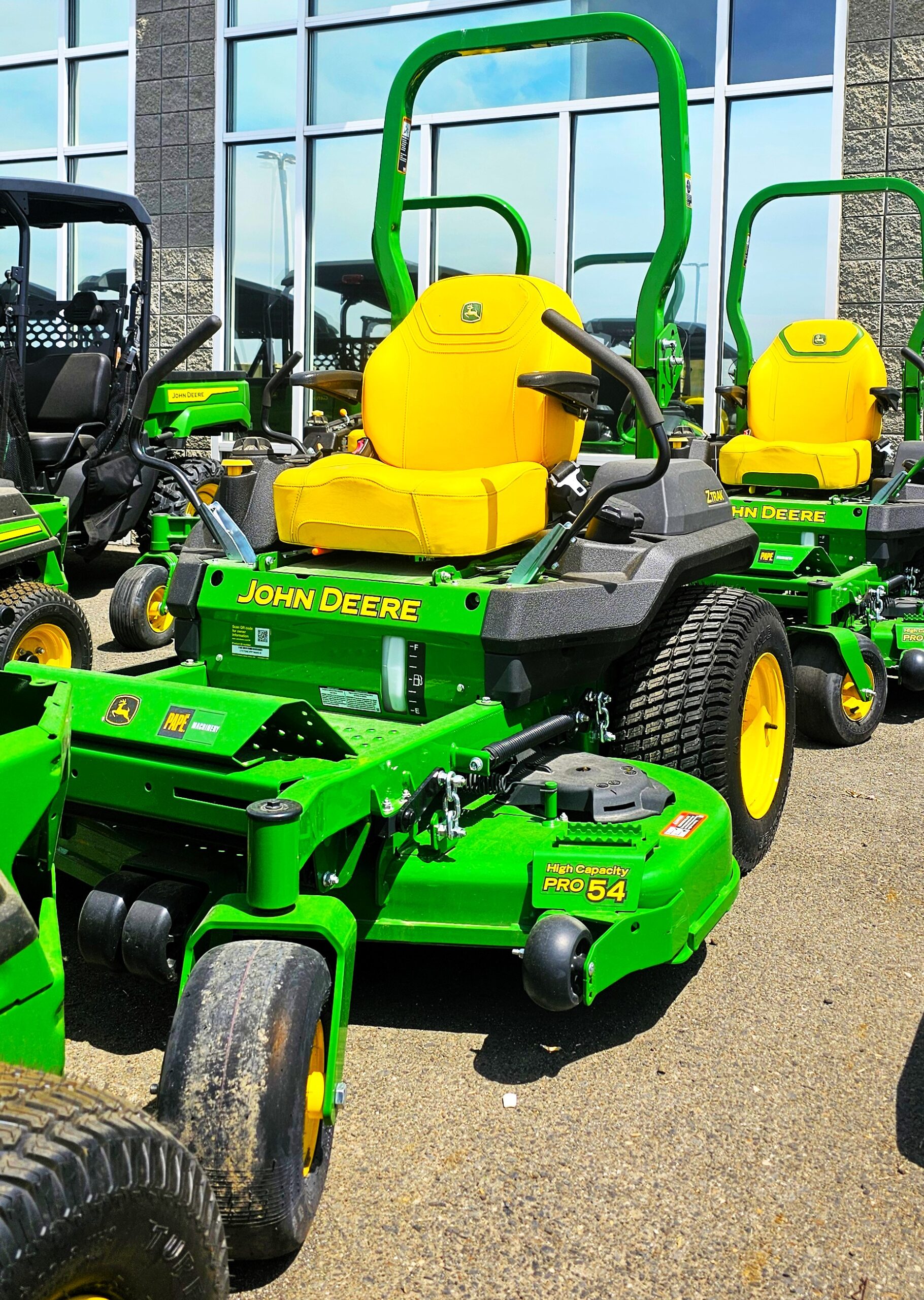 Lawn Mower Deere Z720e 2023 JOHN DEERE Z720E Papé Machinery